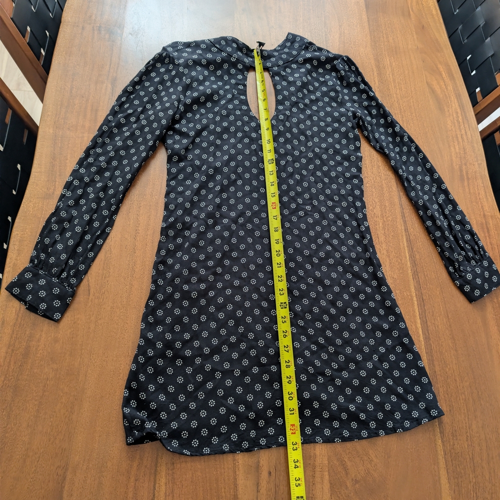 Women's Navy Floral Keyhole Long Sleeve Dress - Picture 4 of 7